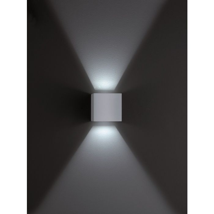 Helestra LED-Wandaußenleuchte SIRI 44 10x10cm silbergrau A28242.46